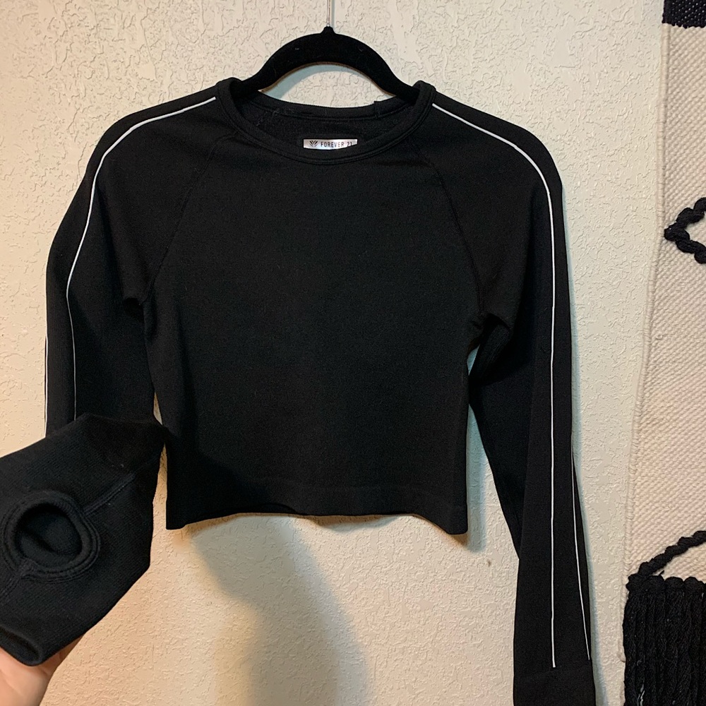 Cropped workout top